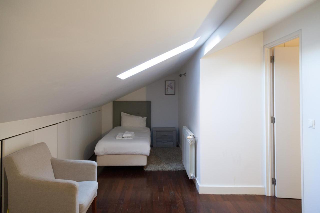 Flh Chiado Artsy Duplex Apartment Lisbon Luaran gambar
